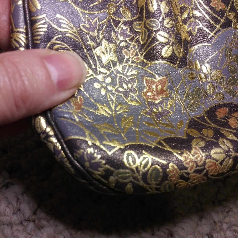 Vintage Red and Gold Floral Clutch - Picture 10 of 11